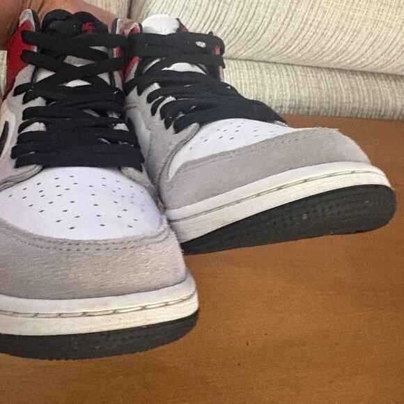 Jordan 1 - Retro High (GS) - Youth size 6.5Y - Picture 4 of 12